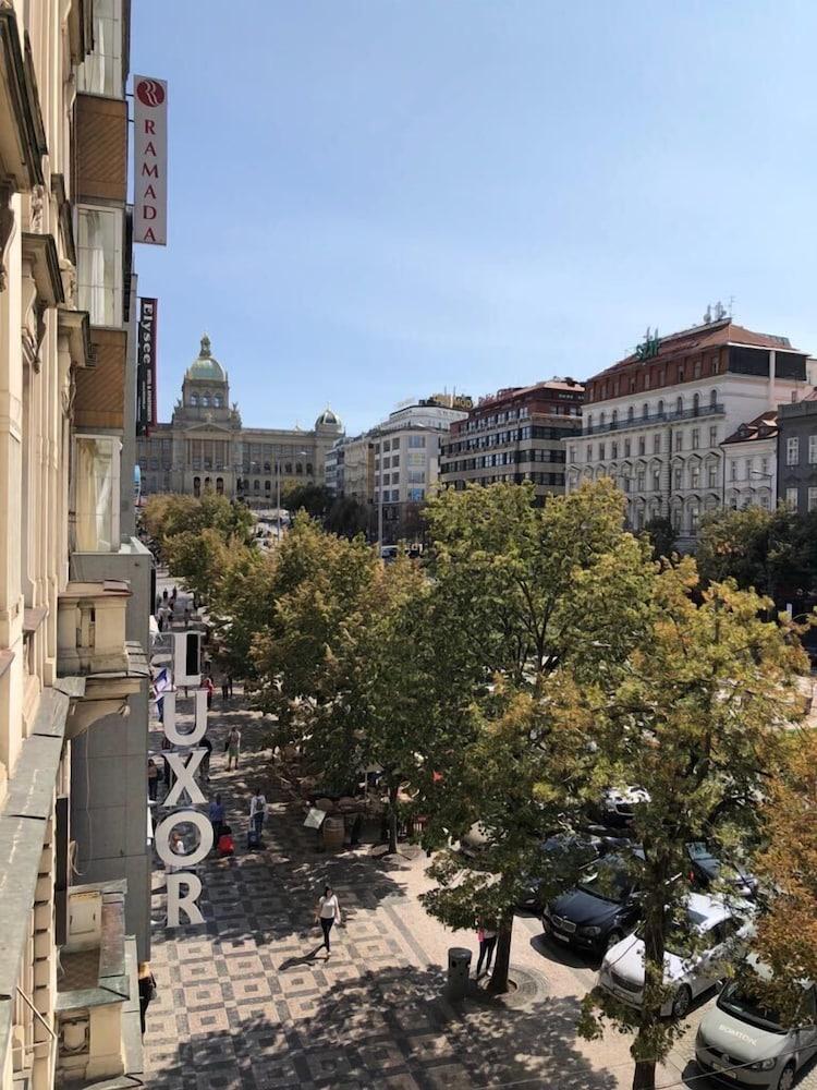 Apartments 39 Wenceslas Square Prag Dış mekan fotoğraf